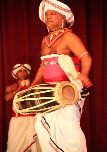 Rhythmische traditionelle Musik  auf Sri Lanka